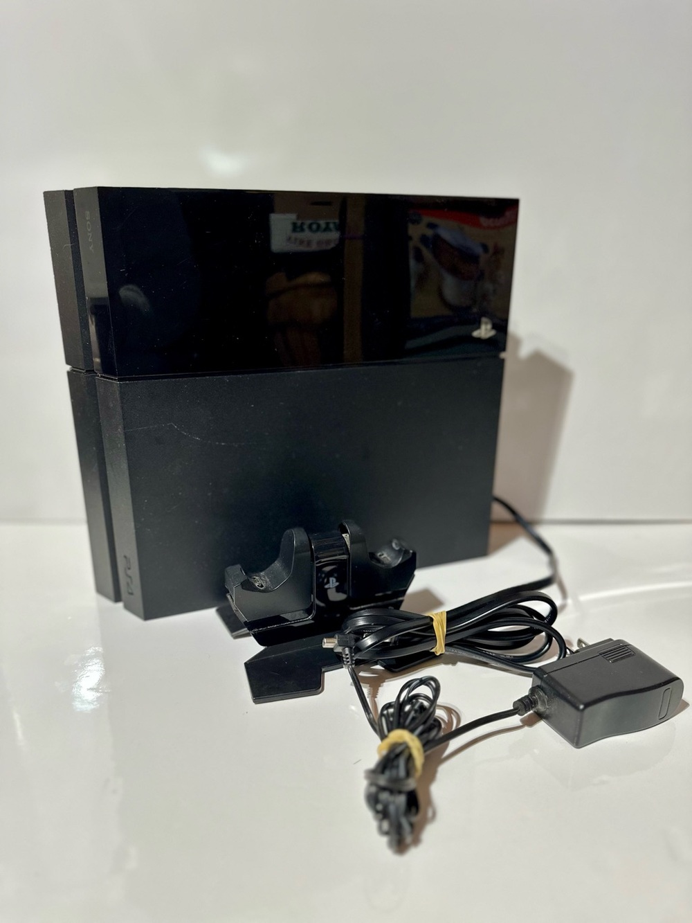 Sony PlayStation 4 500GB Gaming Console - Black (CUH-1001A) w Controller Dock
